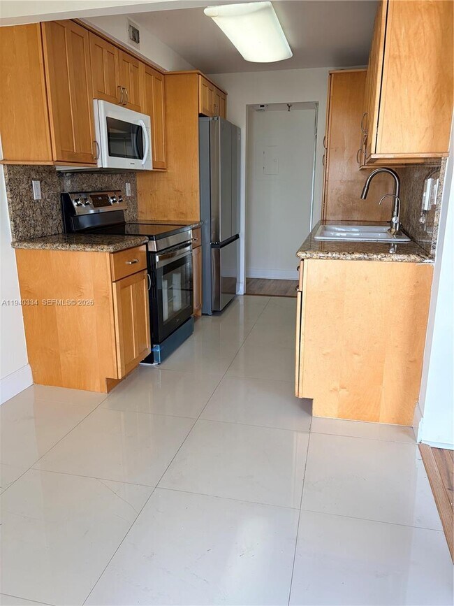 Photo - 290 174th St Unit 1908