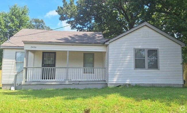 Building Photo - Beautifully renovated 4-bedroom 2 bath home