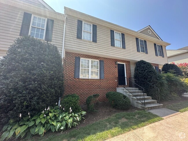 Building Photo - 3 Bedroom Townhouse off Wards Ferry Road