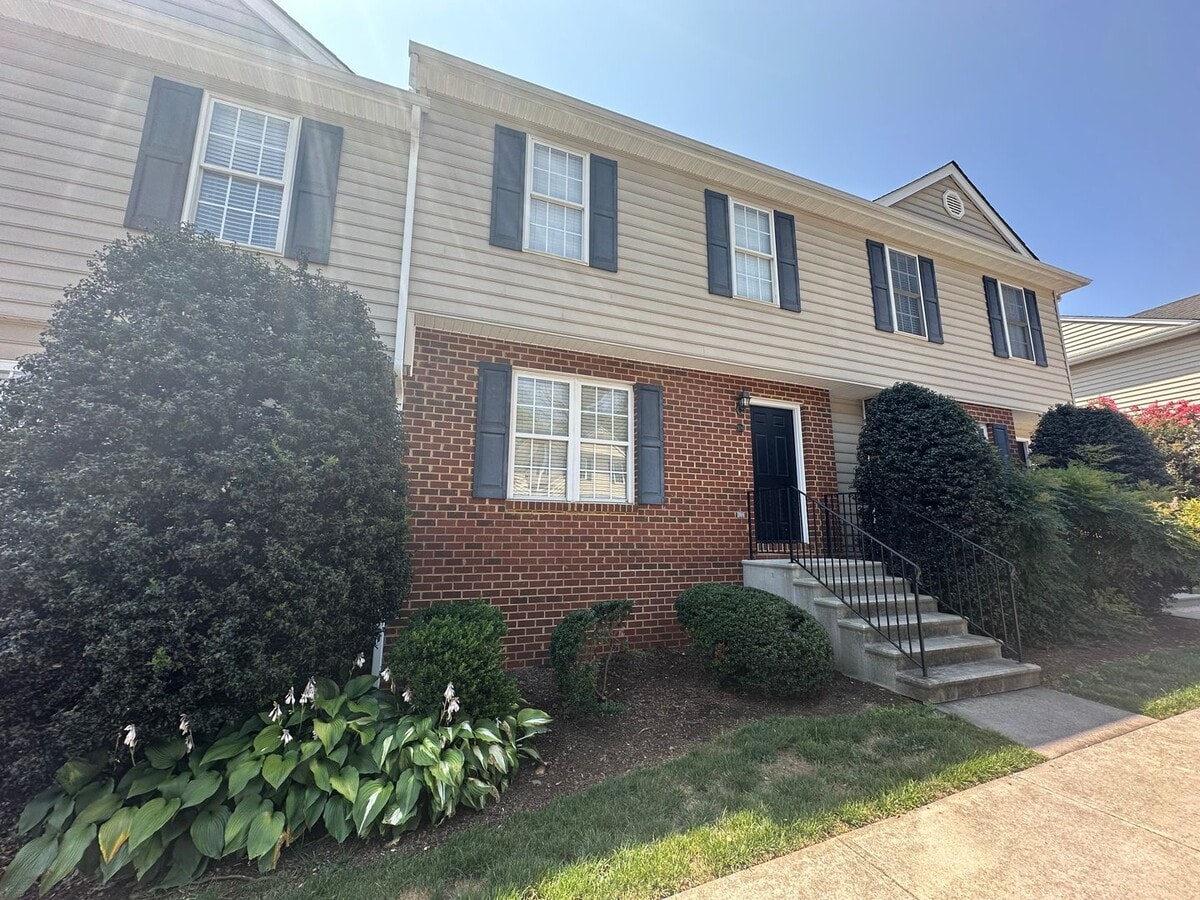 3 Bedroom Townhouse off Wards Ferry Road - 3 Bedroom Townhouse off Wards Ferry Road