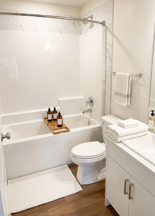 Photo - 17820 73 St NW