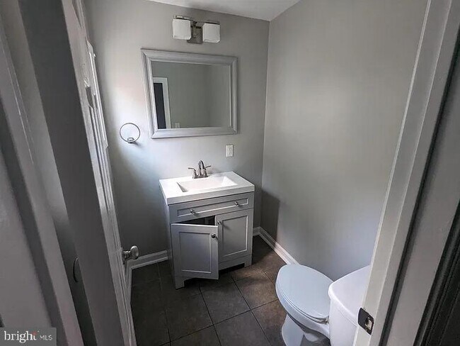 Photo - 3175 Tulip St