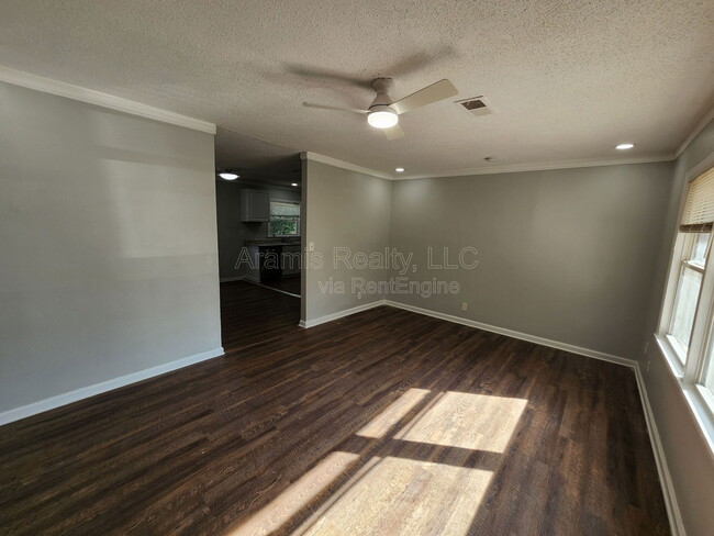 Photo - 245 Argus Cir NW