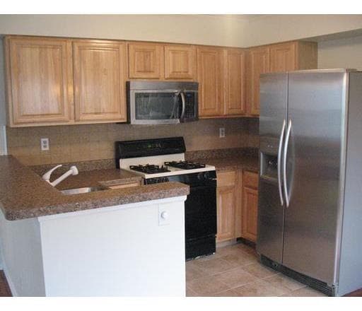 Photo - 140 Longfield Ct