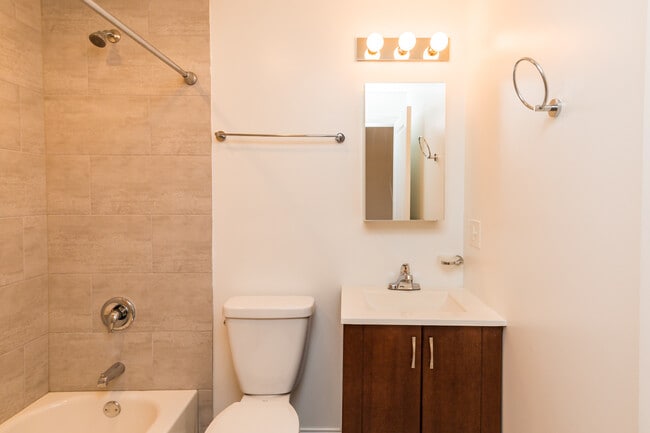 Photo - 4909 W Cuyler Ave Unit 3