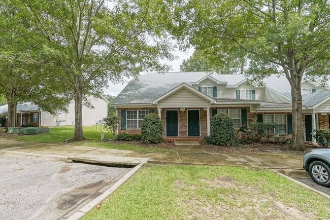 Photo - 3 Bedroom 3 Bathroom in Savannah Crossing ...