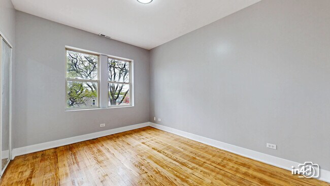 Photo - 3925 W Ainslie St Unit 3