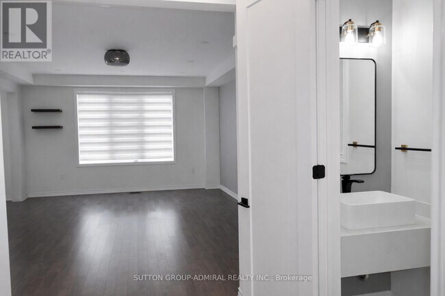 Photo - 65 Barkerville Dr