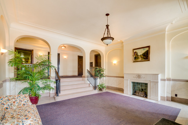 SYLVESTER MANOR APARTMENTS