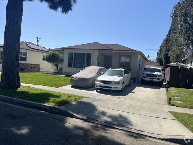 Building Photo - 5639 Coldbrook Ave Rental