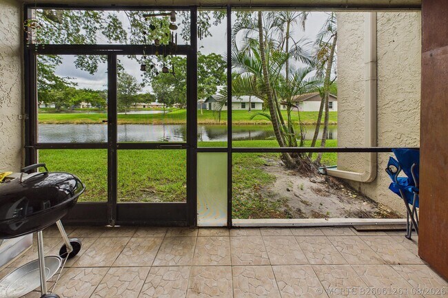 Building Photo - 8511 Old Country Manor Unit 401
