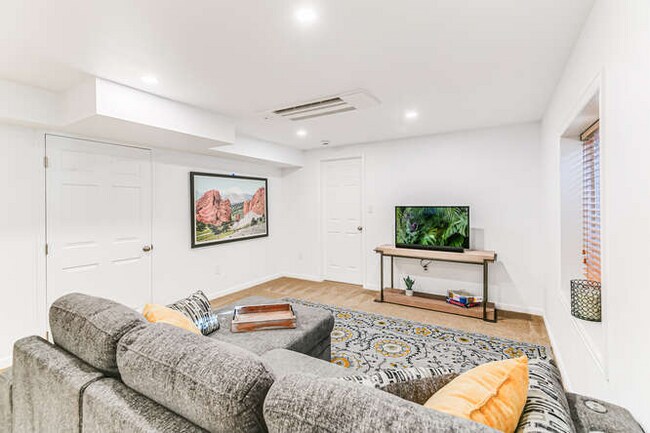 Photo - 3234 Taft Ct Unit B