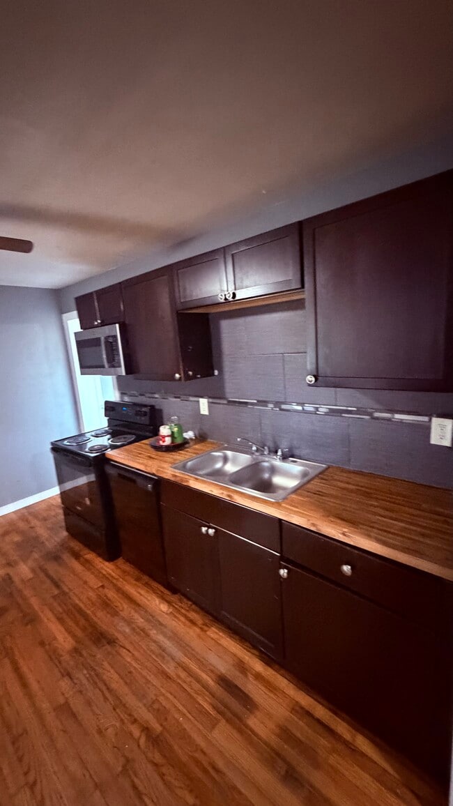 Photo - 311 Glamis Ave Unit 311 GLAMIS AVE #2