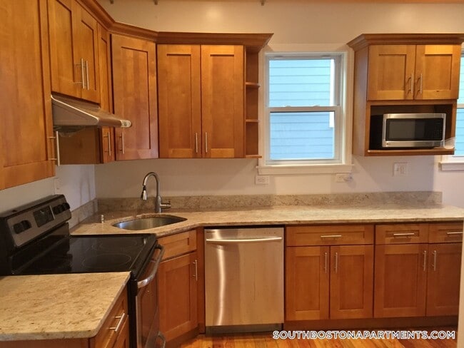 Photo - 16 Carpenter St Unit 2