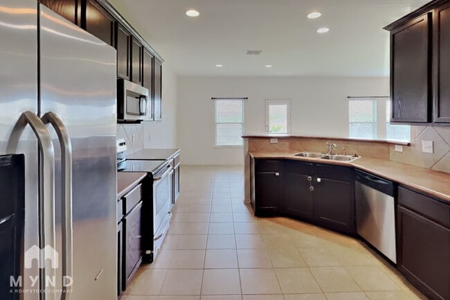 Photo - 440 Stonebrook Dr
