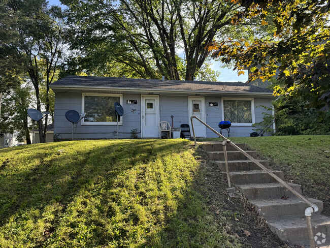 Building Photo - 1319 17th St Rental