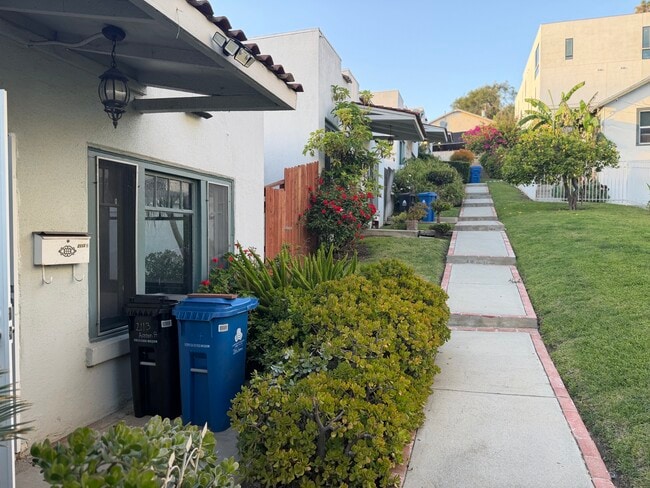 Photo - 2113 1/2 Aaron St