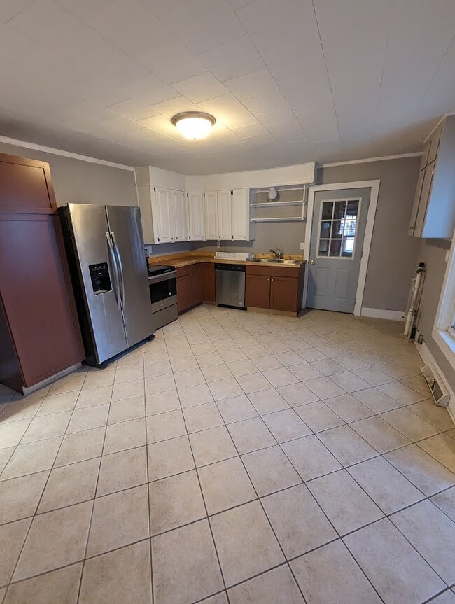 815 2nd St SW Rental For Rent in Independence, IA