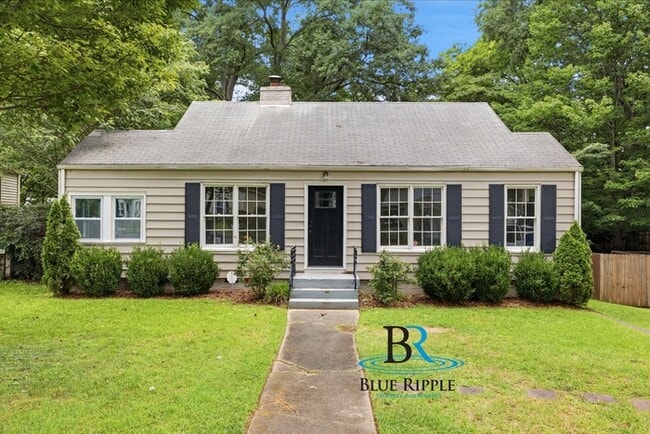 Photo - Renovated 2/1 Williams Park Smyrna across from Market Village! Fenced Yard and Pet Friendly