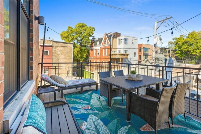 Building Photo - 1944 W Thomas St Unit 2