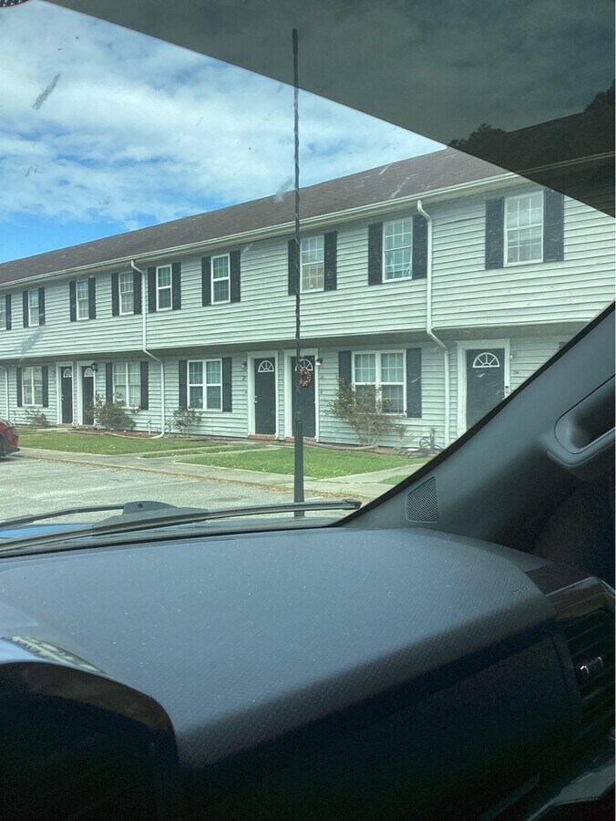 Photo - 1100 Pineland Ave