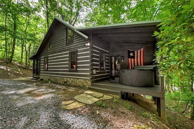 545 Chestnut Ridge Cir