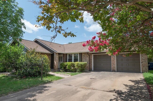 Photo - 1013 Ramble Creek Dr House