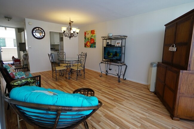 DINING AREA - 1624 Kanunu St Unit 1004