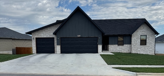 Photo - 896 S Silverwood Ln