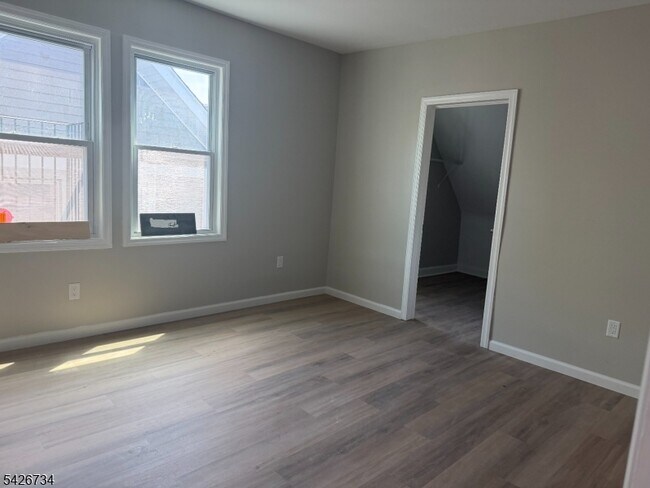 Photo - 37 Mapes Ave