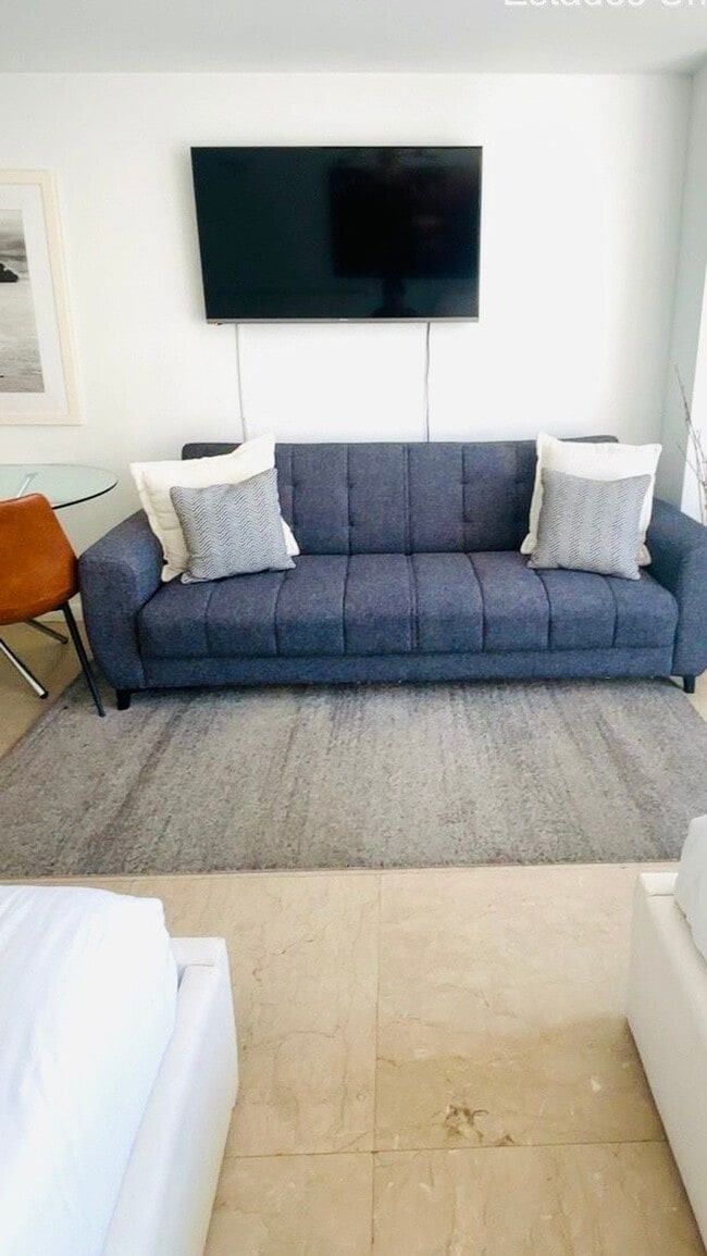 Building Photo - 501 Brickell Ave