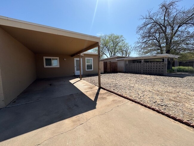 Photo - 1405 Riley Dr Unit Apt B