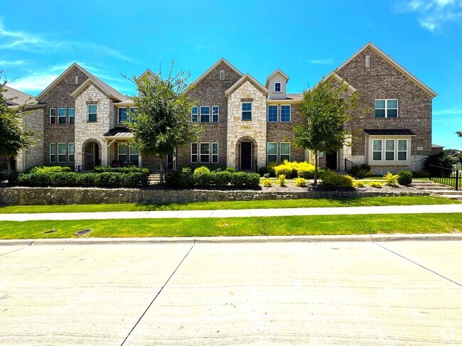 Building Photo - 925 Utica Dr Rental