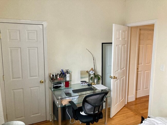 324 St Paul St Unit 6