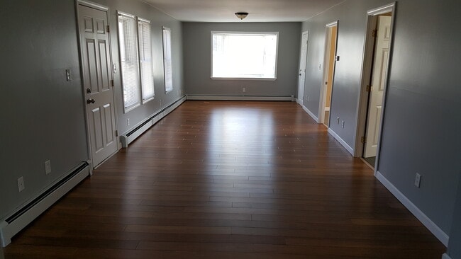 Building Photo - 31 Buttonwood Rd Unit 1 Rental