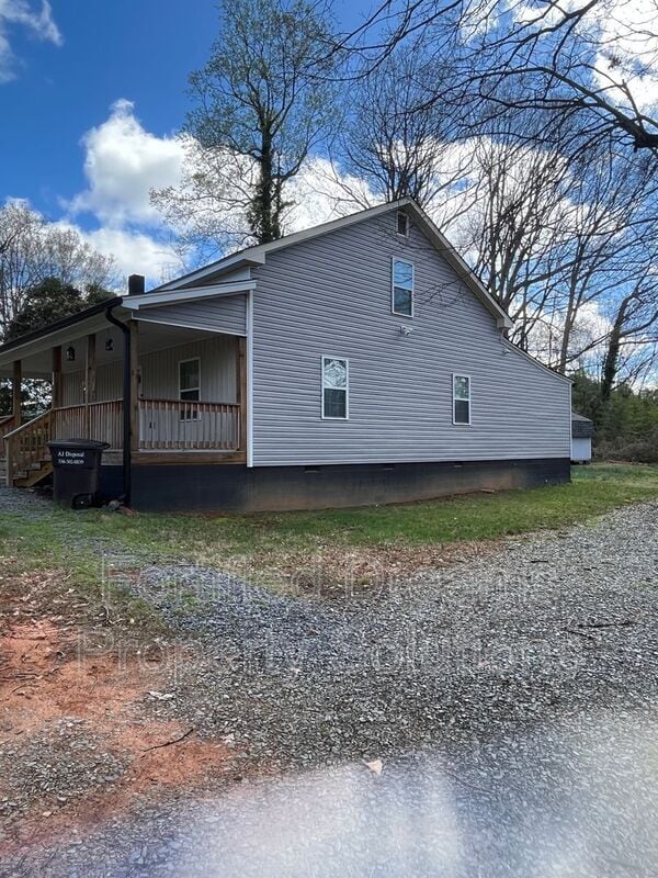 Photo - 551 Ridgeway Cir