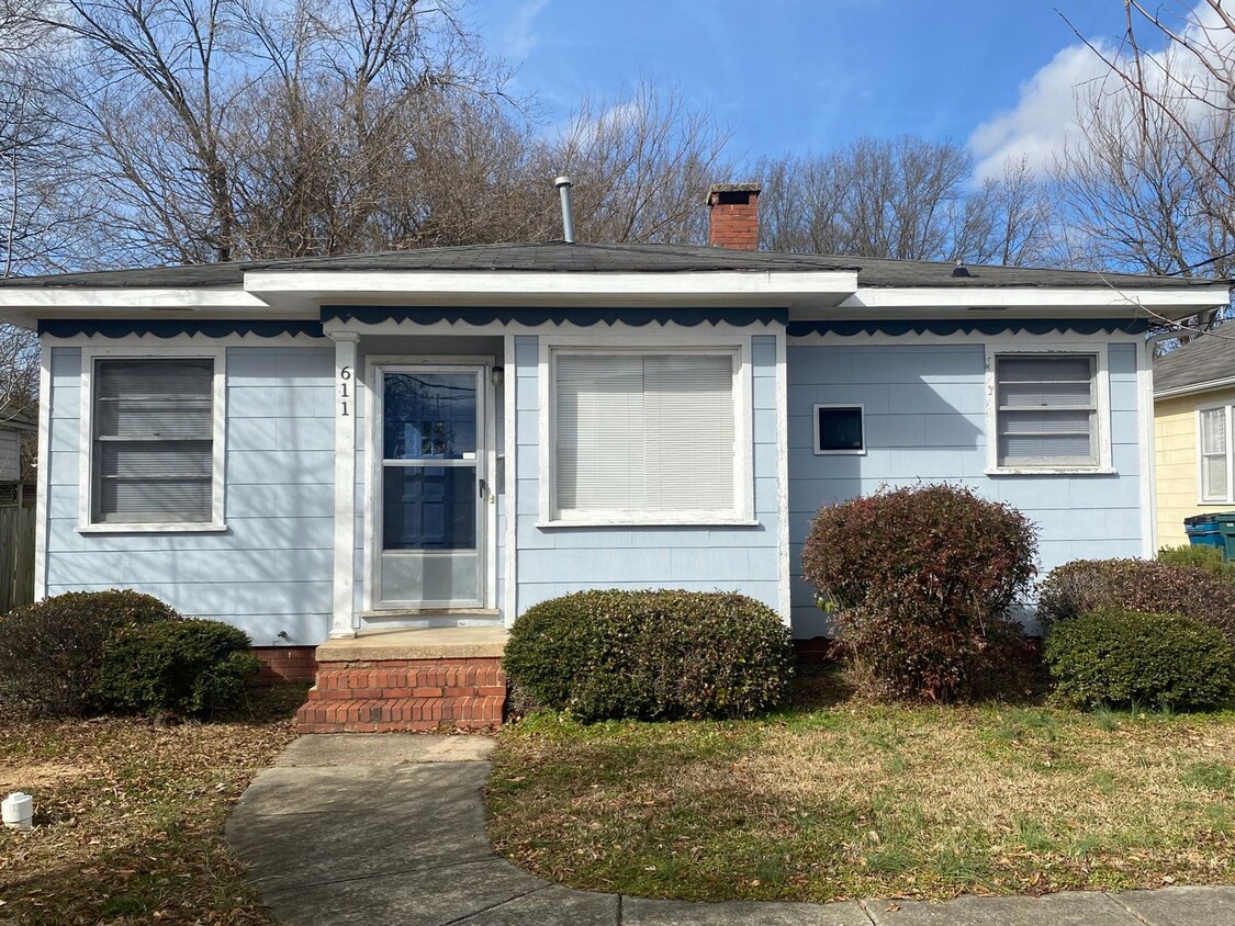 Adorable Old West Durham Home / Fenced Bac... - Adorable Old West Durham Home / Fenced Bac...