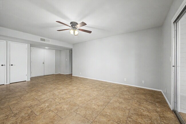Photo - 3223 E Emerald Cir