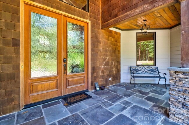 Photo - 111 Farmington Ln