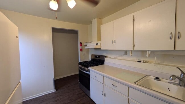 Photo - 730 W Park St