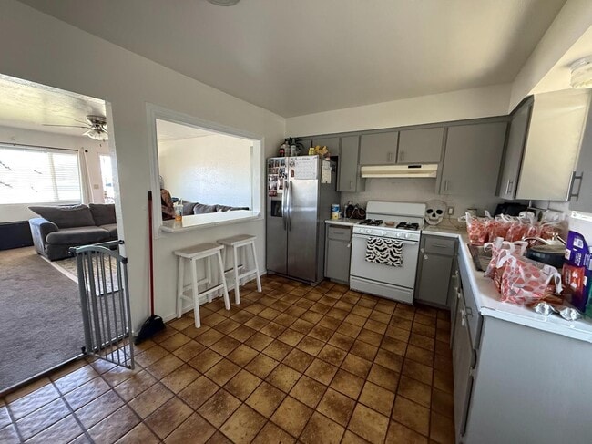 Photo - 458 N Lillie Ave