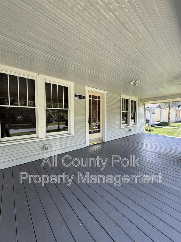 Photo - 202 W Belmar St