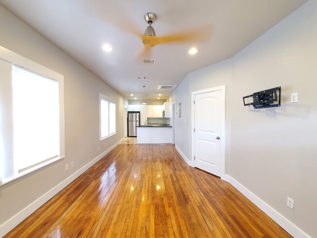 Photo - Modern 2-Bed / 2-Bath in Dignowity Hill with Off-Street Parking Unidad A