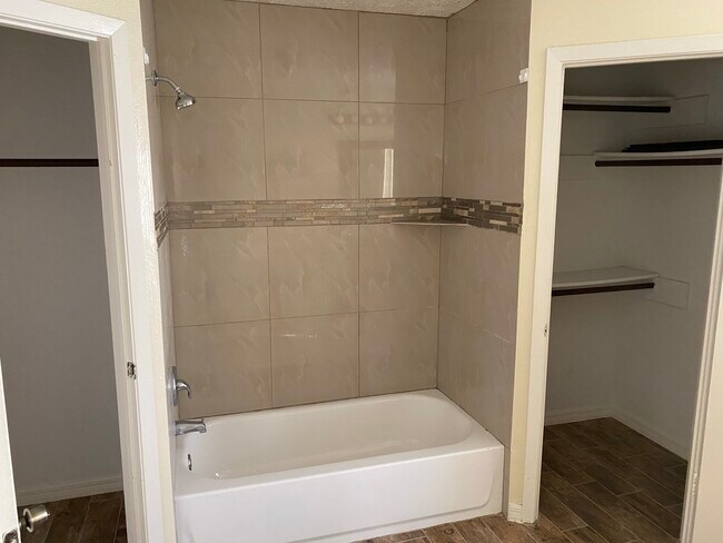 Photo - 2606 S Belgravia Dr