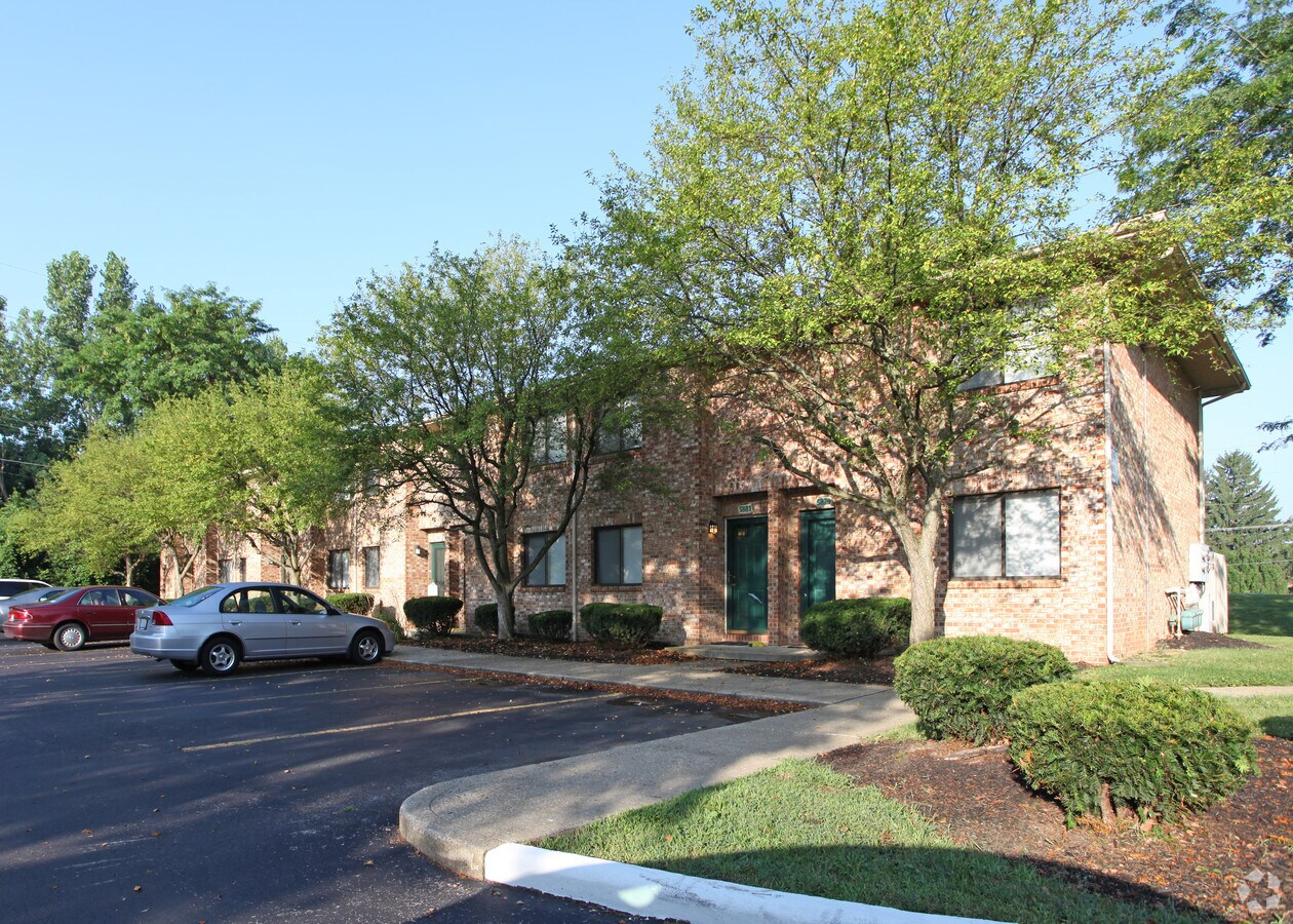 McNaughten Plaza - McNaughten Plaza