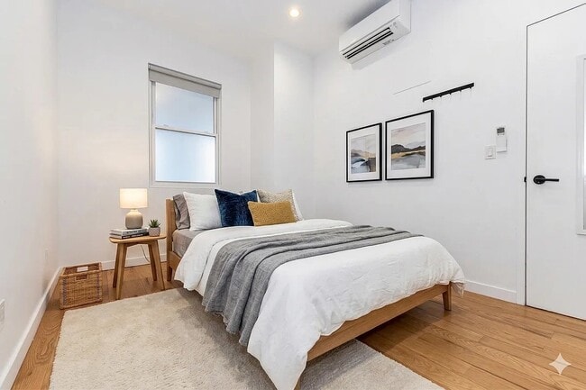 Photo - 283 Evergreen Ave Unit 2R