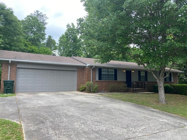 Garage and driveway - 1700 Sharon Ln