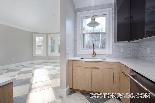 Photo - 15 Lanark Rd Unit 2