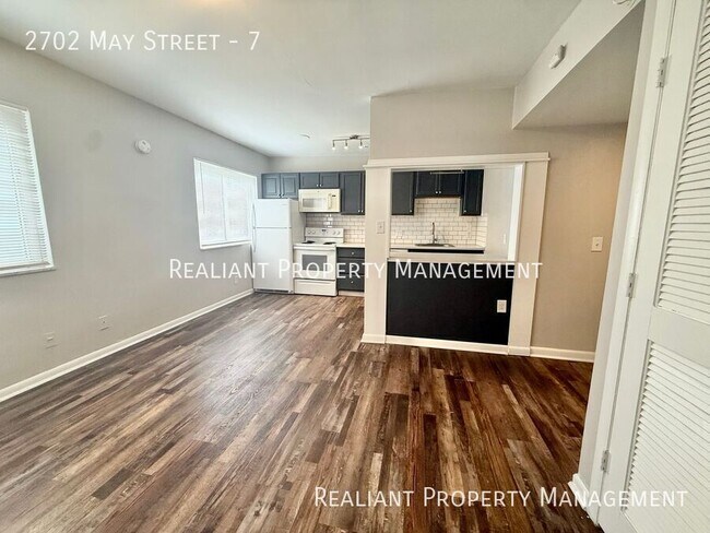 Building Photo - 2702 May St Unit 7 Rental