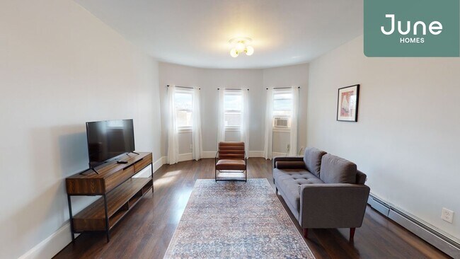 Photo - ROOM ONLY in 4-bed/1.5-bath Home Unit C